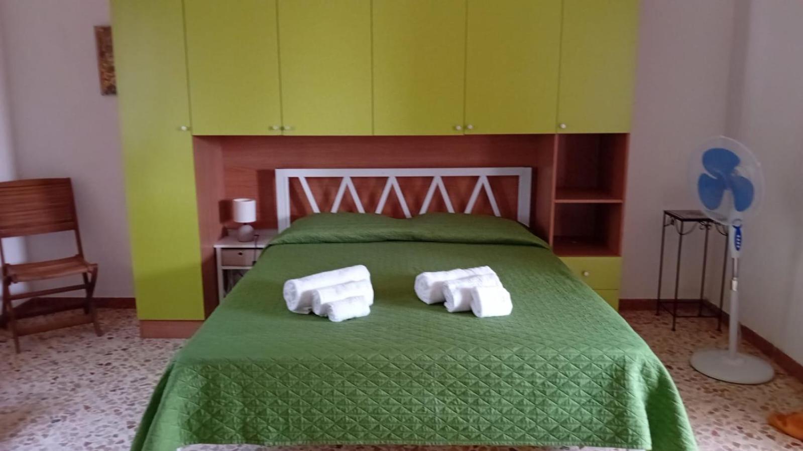 La casetta degli ulivi con piscina Menfi Esterno foto